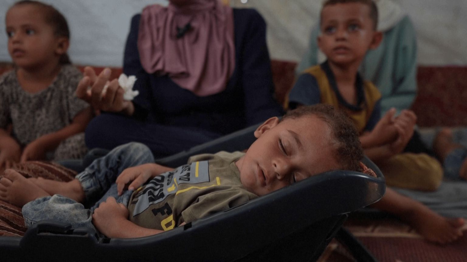 طفل يبلغ من العمر 10 أشهر هو أول حالة مؤكدة لشلل الأطفال في غزة | غزة