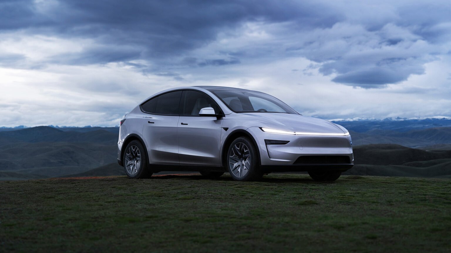 يأتي طراز YL من Tesla أخيرًا إلى الولايات المتحدة بستة مقاعد وبسعر 62000 دولار
